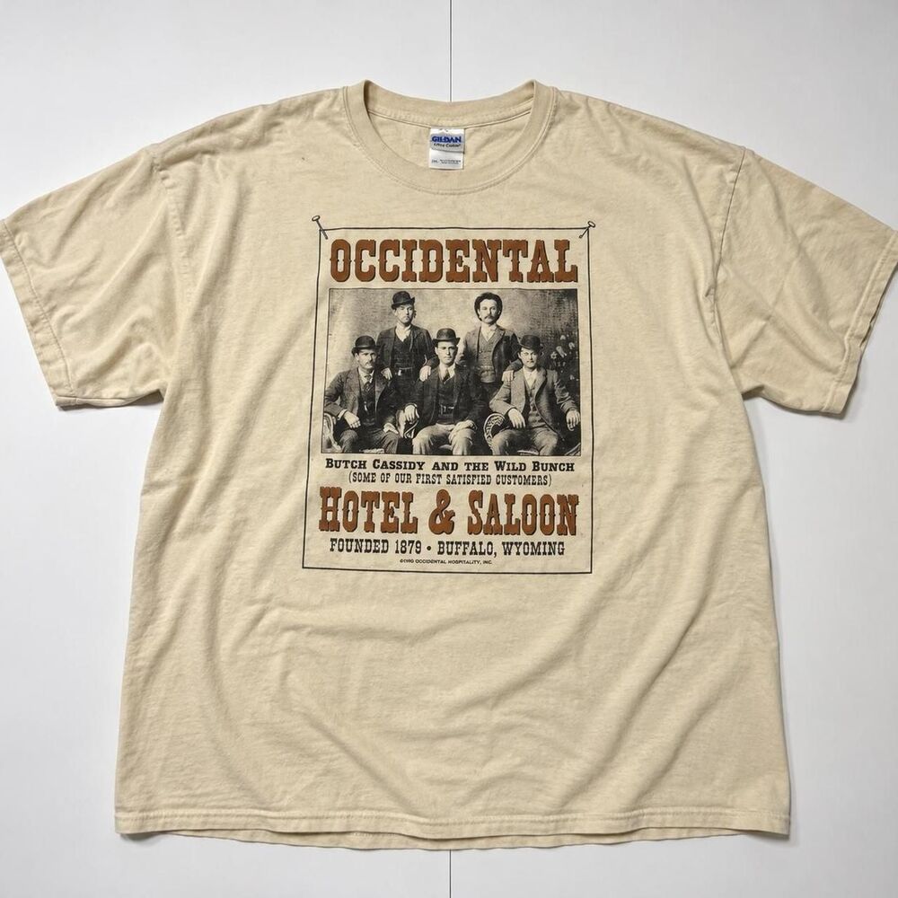 Gildan Men's Cream and Tan T-shirt